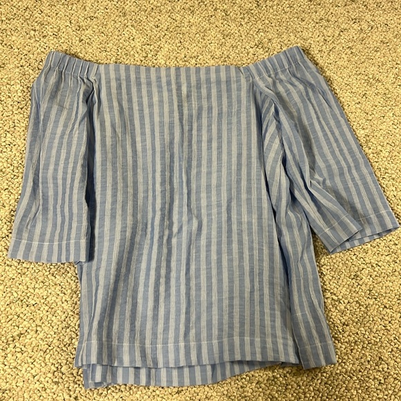 Ann Taylor off the Shoulder Top - Picture 2 of 6